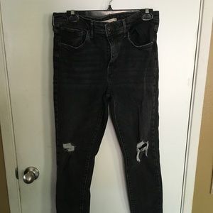 Levi's High Rise Charcoal Skinny Jeans (like-new)
